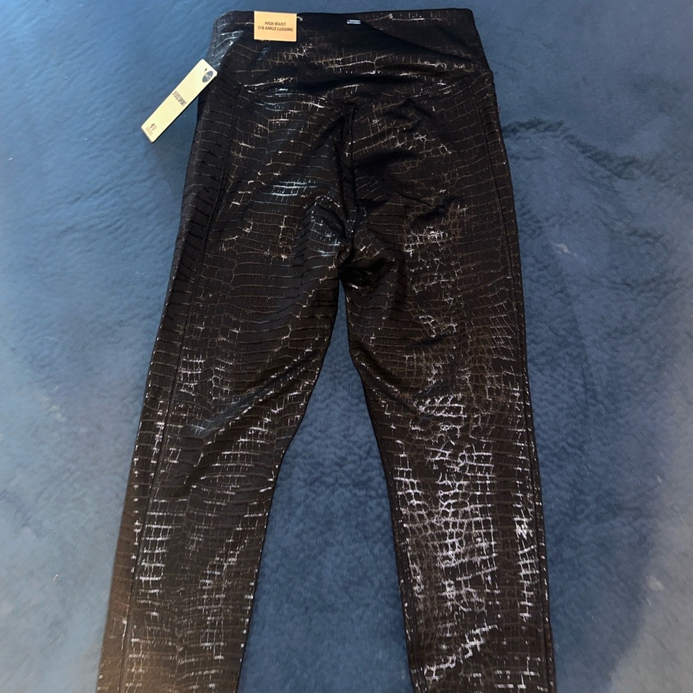 PINK Victoria's Secret Black High-Shine Leggings